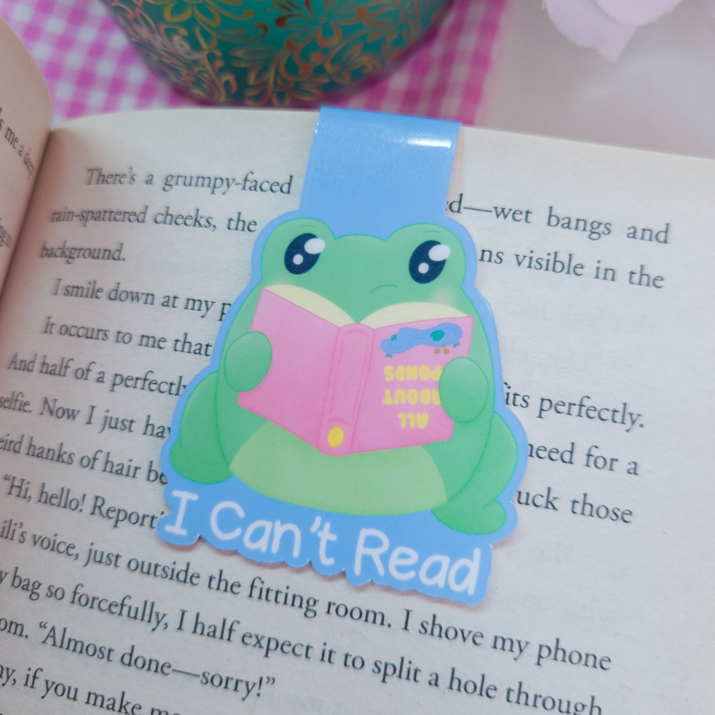 Fribbit the frog magnetic bookmar, featuring the text "I can't read"