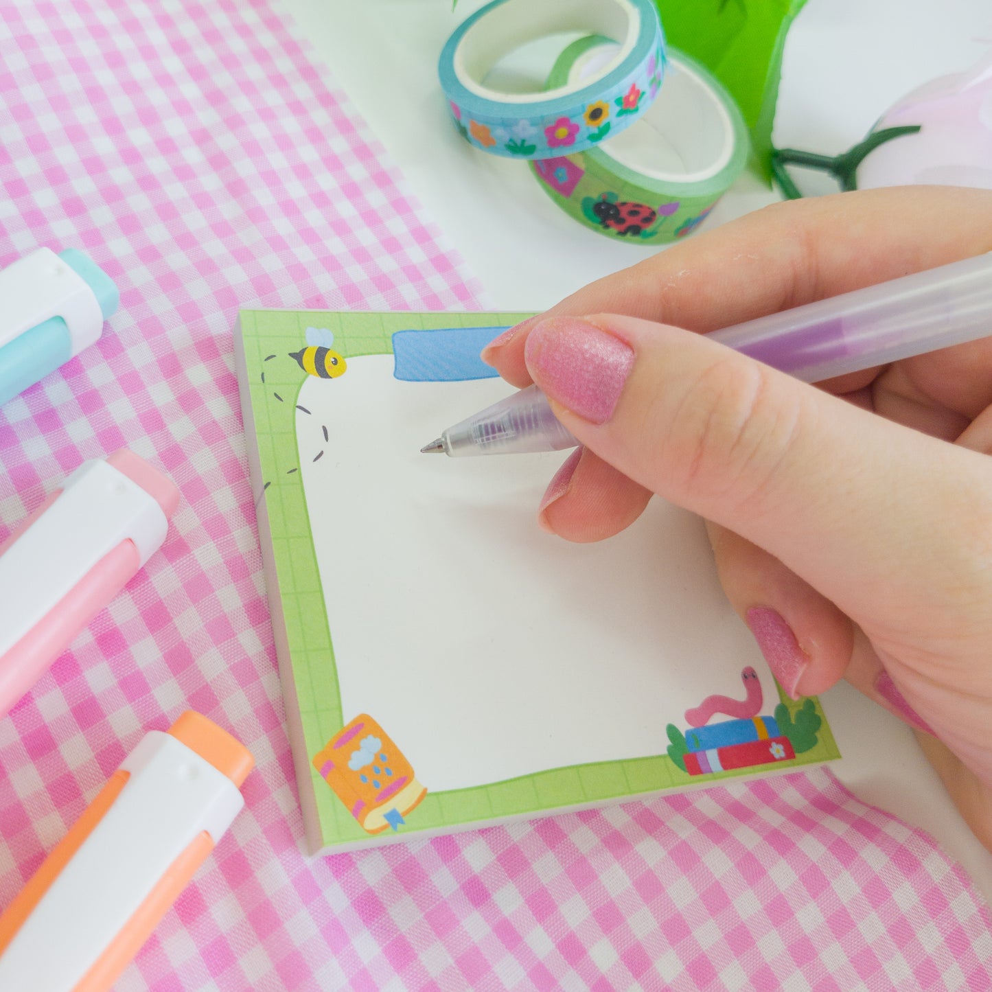 Books and bugs memo pad, 80mm in size square memo pad for your desk