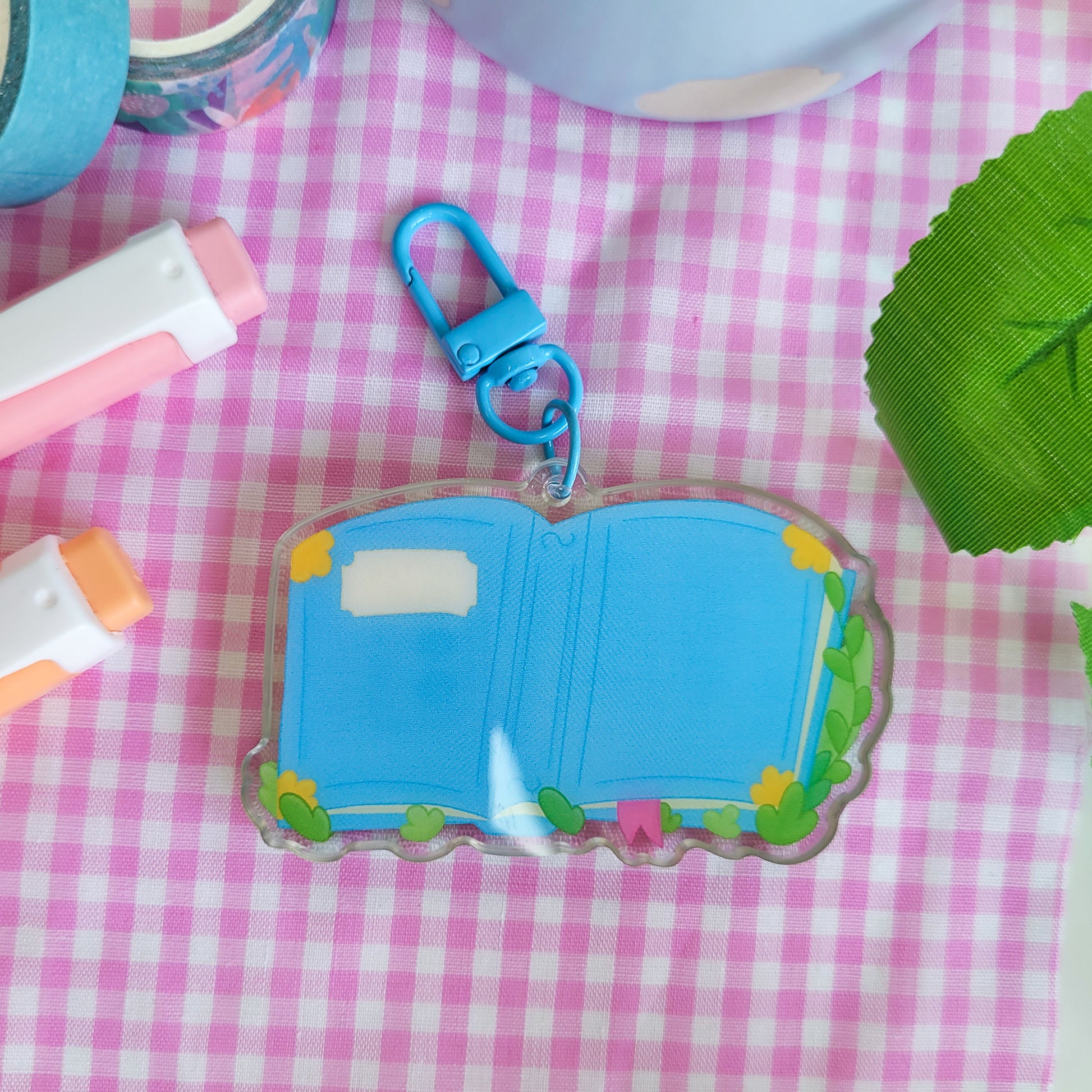 Bookish Bugs Shaker Keychain, charm for your keys or bag - back of the keychain